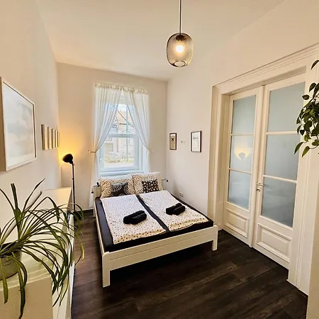 Art Apartman *